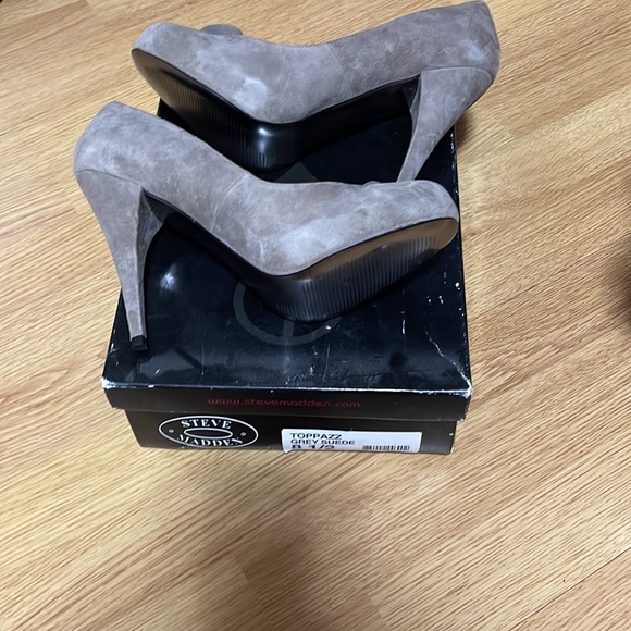 STEVE MADDEN Toppazz Grey Suede Never worn! - Picture 4 of 4
